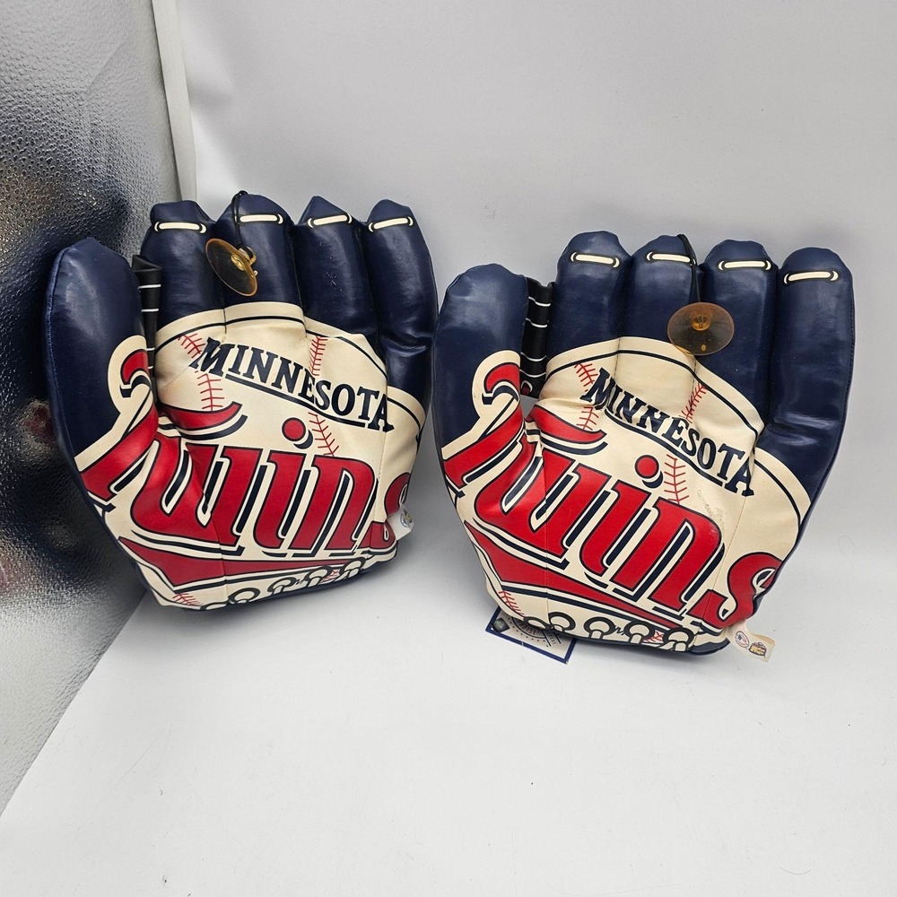 Vtg Minnesota Twins Plush Hands One Size Blue MLB Baseball Suction Good Stuff